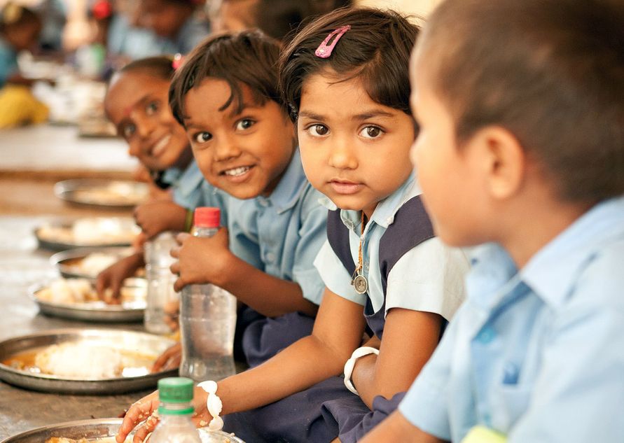 Sindh to Provide Free Meals for Students' Wellbeing!