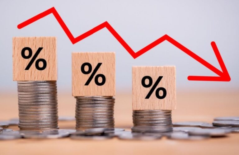 Pakistan Inflation Hits Lowest Level in Over 6.5 Years at 4.1%!