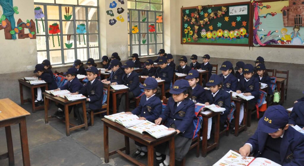 Over 20,000 Apply to Manage Punjab Public Schools!