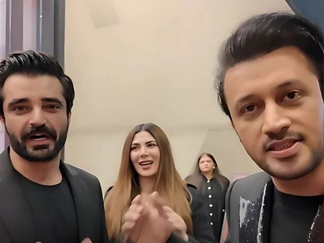 Atif Aslam Recalls Naimal Khawar’s Funny Messages!