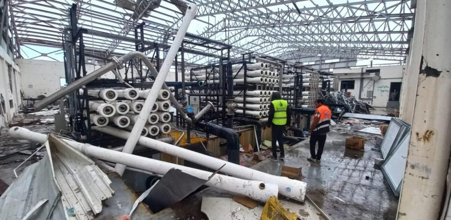 Israel Destroys Only Water Desalination Plant in Gaza!