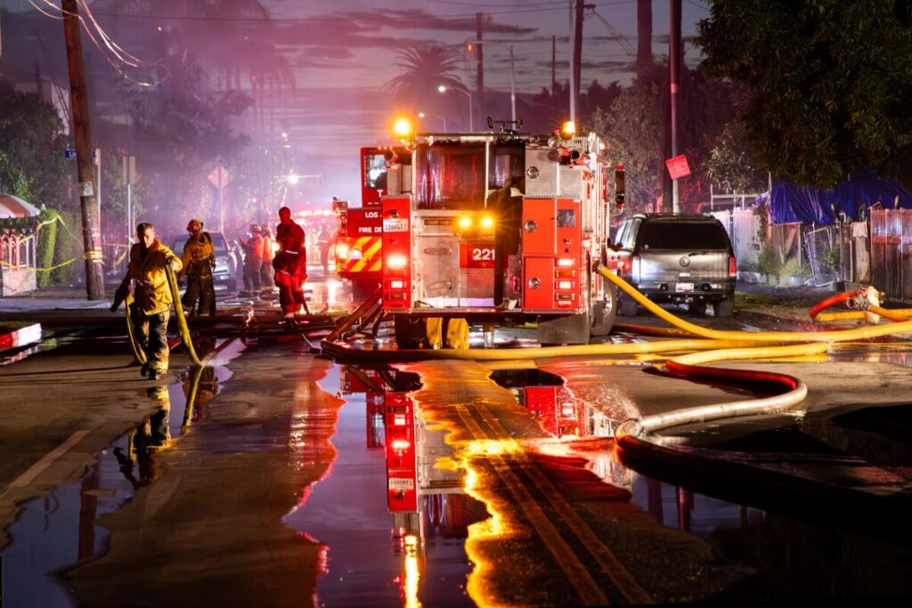 Massive Fire in Los Angeles Engulfs Hollywood Hills!