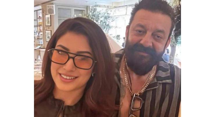 Mehwish Hayat and Sanjay Dutt’s Selfie Sparks Curiosity!