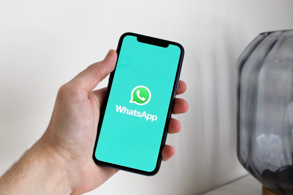 WhatsApp to Stop Working on Many Older Smartphones Starting January 2025!