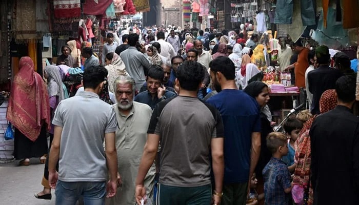 Pakistan Population Growth Rise Despite Lower Fertility!