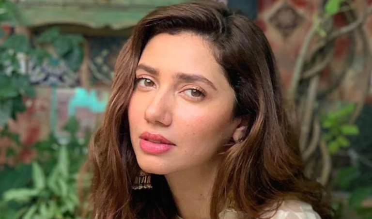 Is Mahira Khan Expecting? Fans Are Wondering Again!